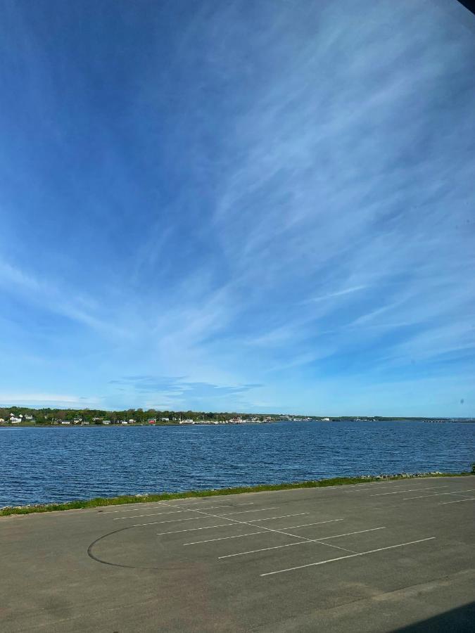 Harbourview And 3*